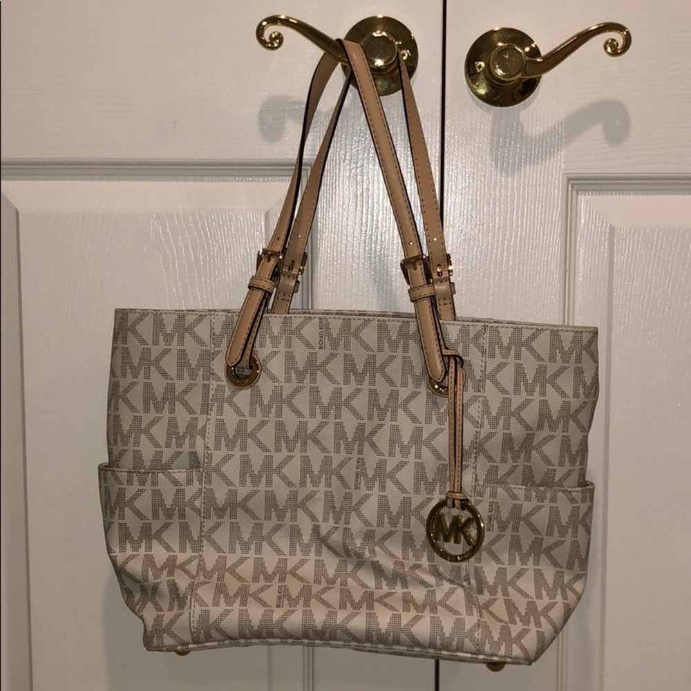 White Michael Kors MK purse